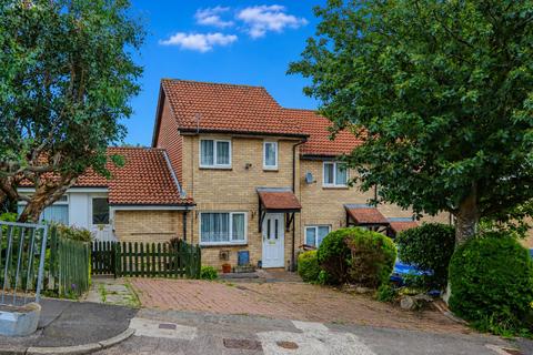 2 bed property, in Lydstep Road, £200,000