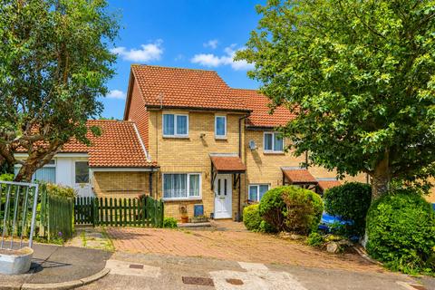 2 bed property, in Lydstep Road, £200,000