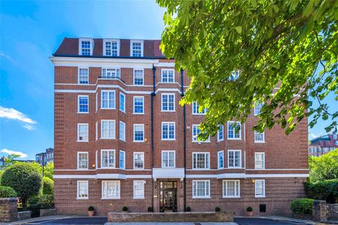 4 bed property, in Garden Court, £1,750,000