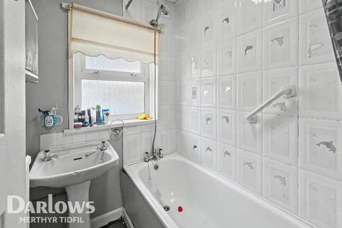 2 bed property, in Morrell Street, £100,000