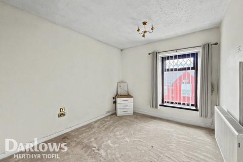 3 bed property, in Waterloo Terrace, £130,000