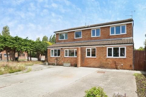 3 bed property, in Druids Oak, £280,000