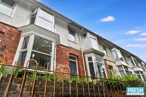 3 bed property, in Brynmill Terrace, £214,950