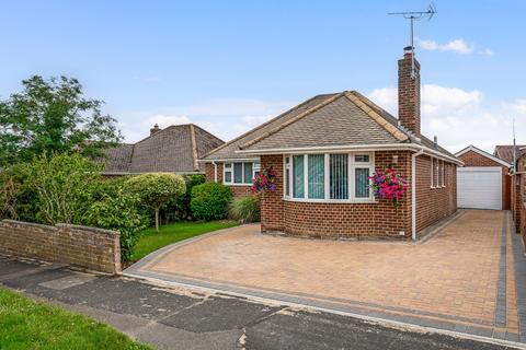2 bed property, in Nursling, £475,000