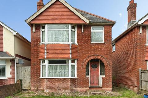 3 bed property, in Pound Road, £250,000