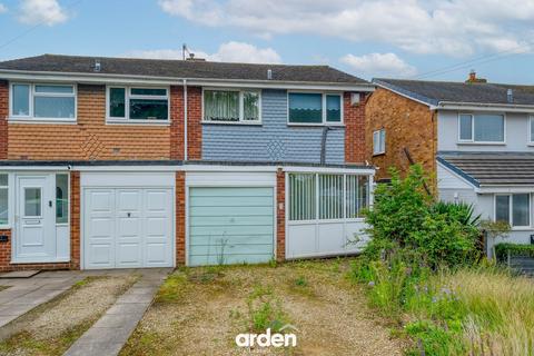3 bed property, in Ferndale Close, £260,000