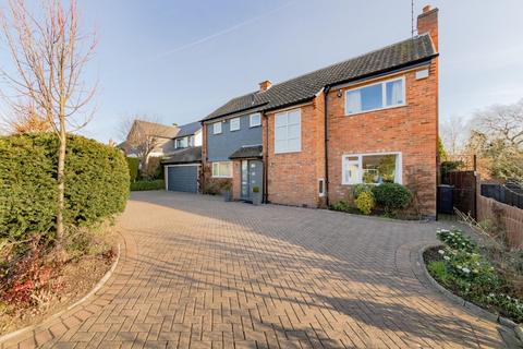 4 bed property, in Sackville Gardens, £895,000