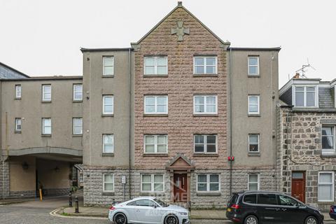 2 bed property, in 42 St Clair Street, £79,000
