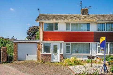4 bed property, in Thornwood Covert, £300,000