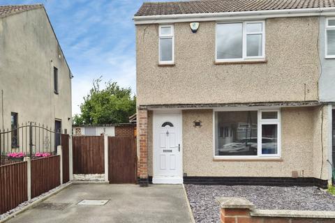 2 bed property, in Brigden Avenue, £175,000