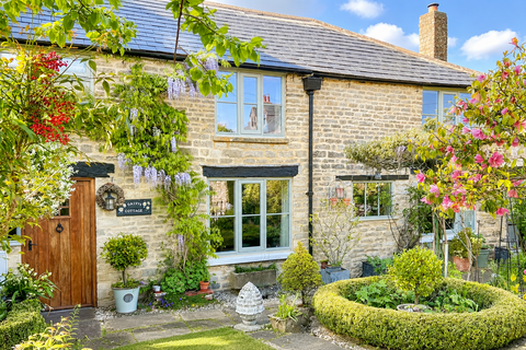 2 bed property, in Fore Street, £575,000