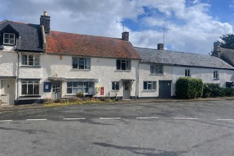 4 bed property, in Drewsteignton, £250,000