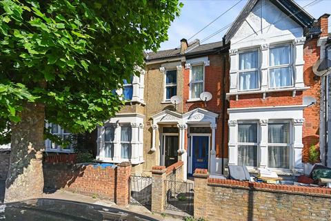 1 bed property, in Inman Road, £289,950