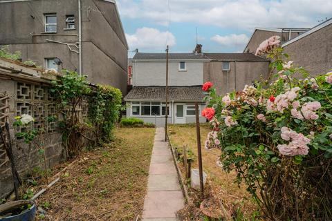 3 bed property, in Bethania Street, £145,000