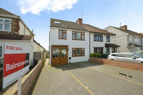 4 bed property, in Redriff Road, £575,000