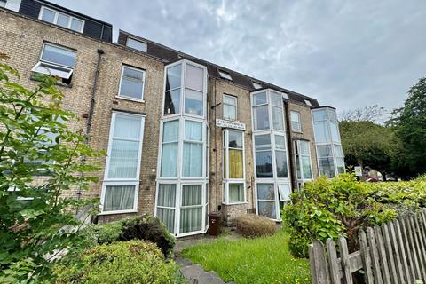 1 bed property, in Carlton House, £18,000