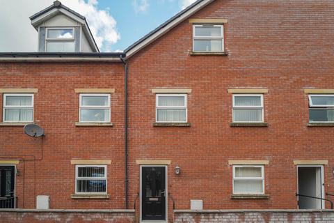 7 bed property, in Abbotsford Mews, £365,000