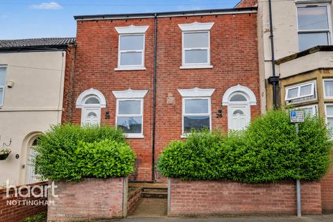 3 bed property, in Portland Road, £200,000