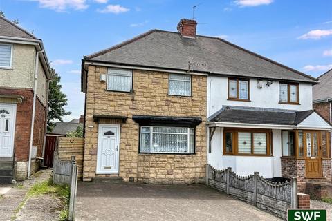 3 bed property, in Cadle Road, £140,000