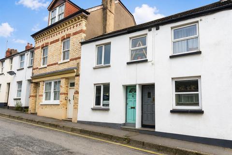 2 bed property, in Meddon Street, £100,000