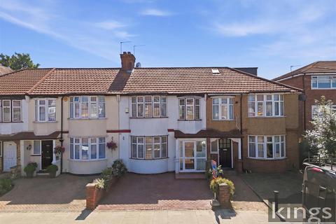 3 bed property, in Hertford Road, £500,000