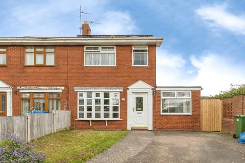 3 bed property, in Rhodfa Maes Hir, £170,000