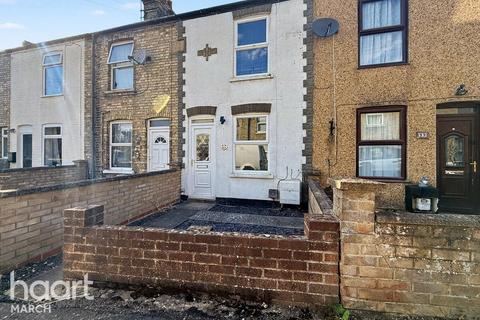 2 bed property, in Huntingdon Road, £170,000