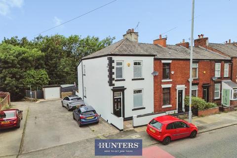 3 bed property, in Cheetham Hill Road, £295,000