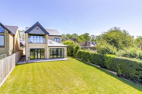 4 bed property, in New Road, £850,000