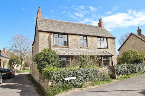 4 bed property, in The Square, £700,000