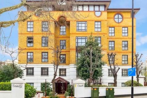 2 bed property, in Trinity Court, £1,100,000
