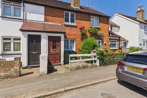 2 bed property, in Primrose Road, £385,000