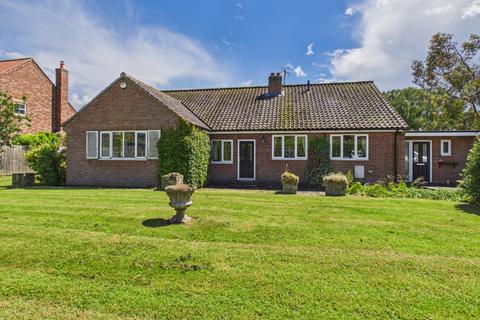 2 bed property, in Carr Lane, £400,000