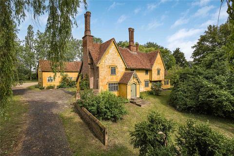 4 bed property, in Bridge Street, £1,250,000