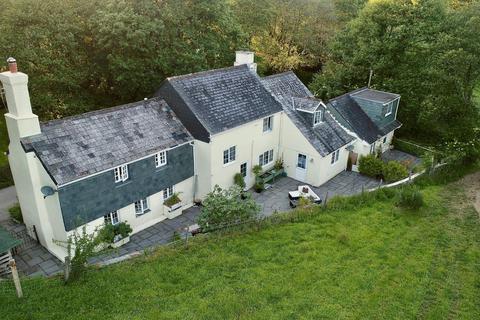 5 bed property, in Clapper Bridge, £975,000