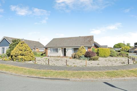2 bed property, in Mill Farm Nurseries, £240,000
