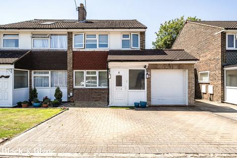 3 bed property, in Ridley Road, £575,000