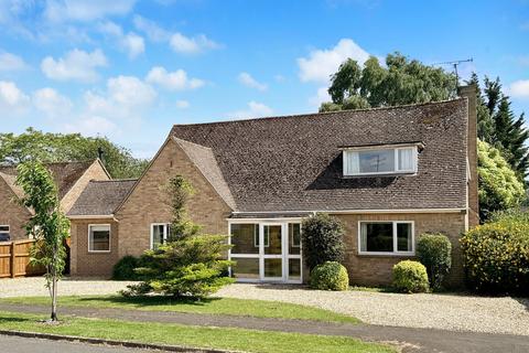 3 bed property, in Colton Road, £550,000