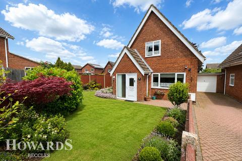 3 bed property, in Stobart Close, £270,000