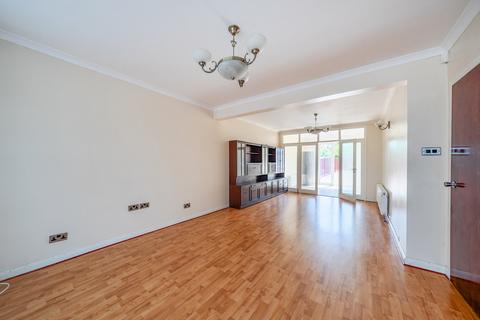 3 bed property, in Grove Park, £700,000