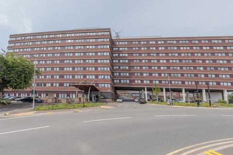 1 bed property, in The Minories, £80,000