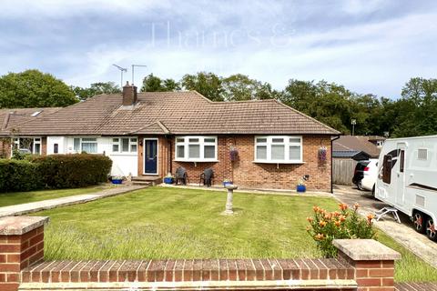 5 bed property, in St. Hildas Way, £700,000
