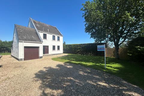 3 bed property, in Airlie Court, £449,995