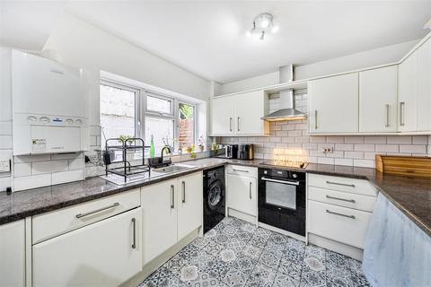 2 bed property, in Langland Terrace, £220,000