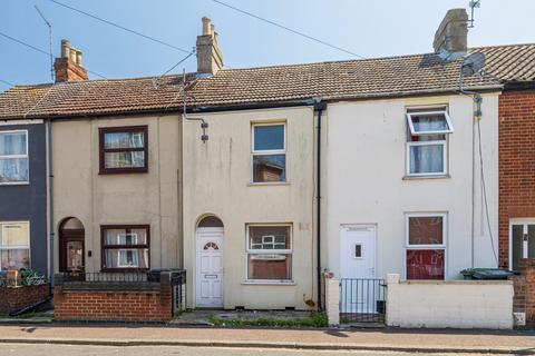 2 bed property, in Nelson Road Central, £100,000