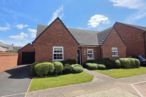 3 bed property, in Stone Furlong, £450,000
