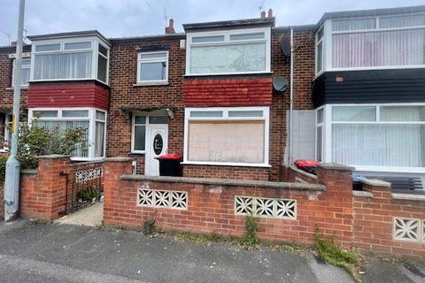 3 bed property, in Stratford Crescent, £80,000
