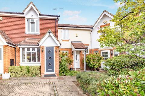 2 bed property, in Courtens Mews, £525,000