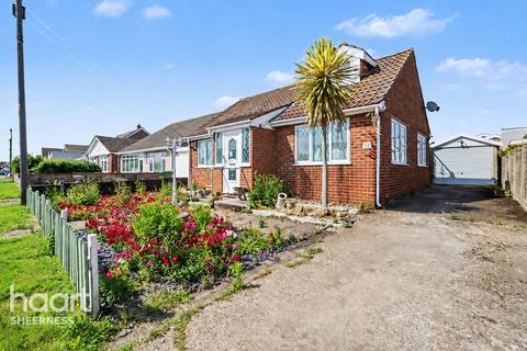 2 bed property, in Drake Avenue, £330,000