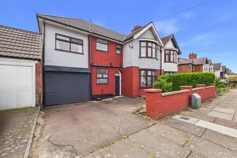 3 bed property, in Midway Road, £475,000